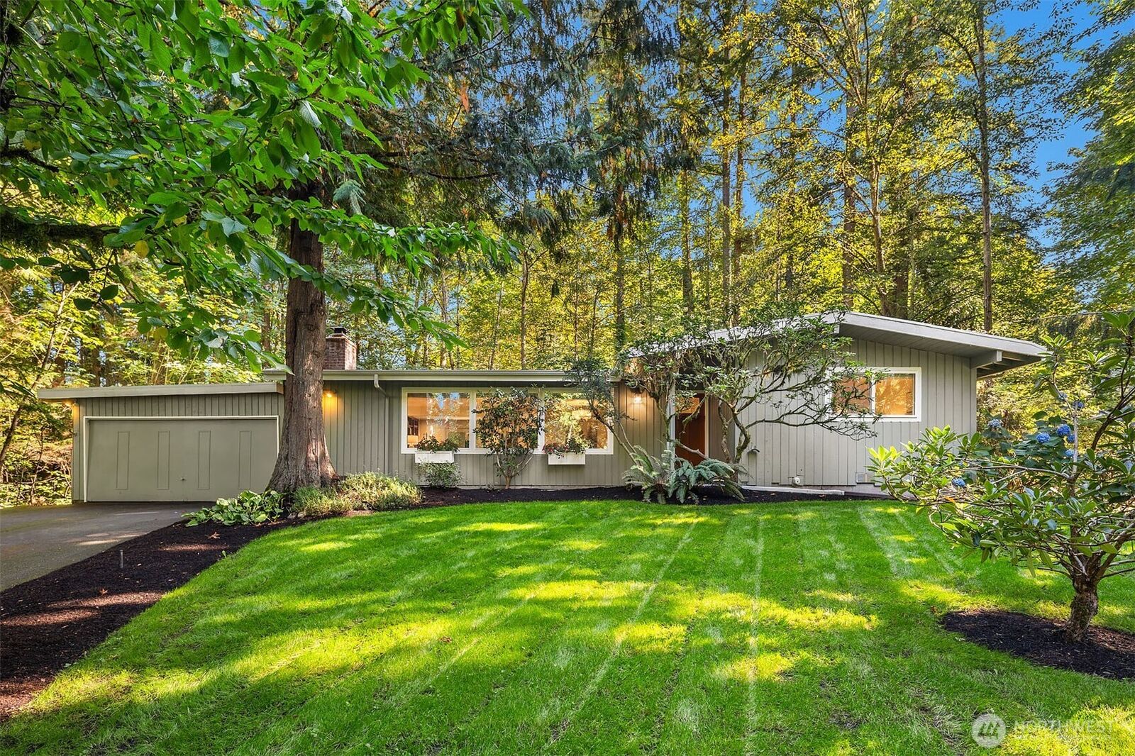 Property Photo:  16616  212th Avenue NE  WA 98077 