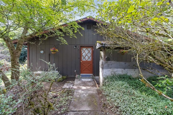 Property Photo: 49816 146th Avenue E WA 98328