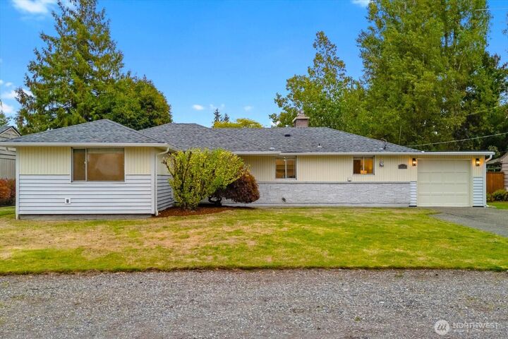 Property Photo: 23107 84th Avenue W WA 98026