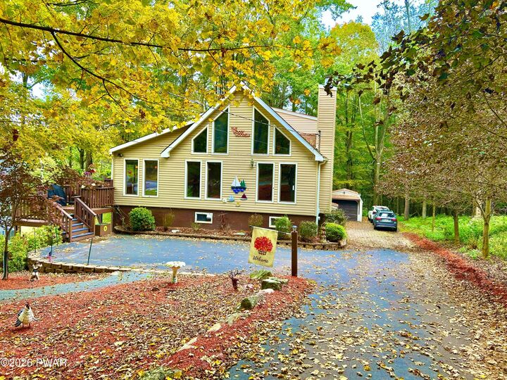 Property Photo:  1014 Beaver Lake Drive  PA 18436 