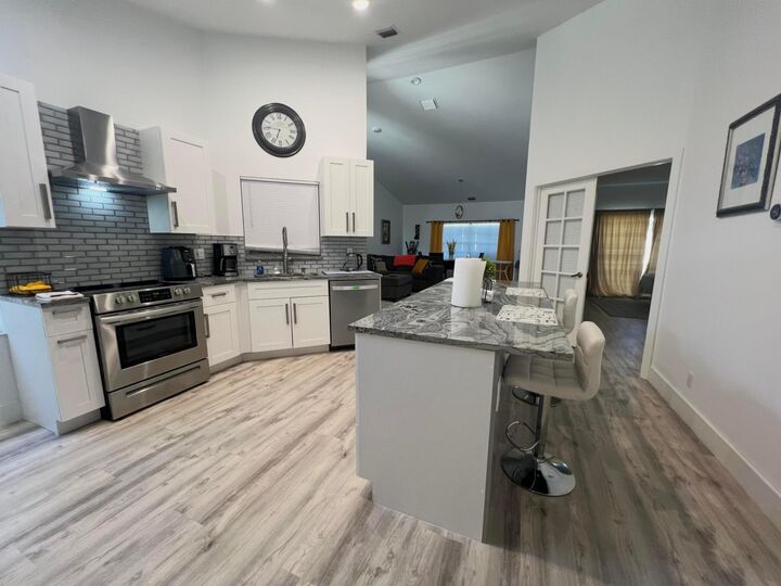 Property Photo:  5190 Sabal Gardens Lane 6  FL 33487 
