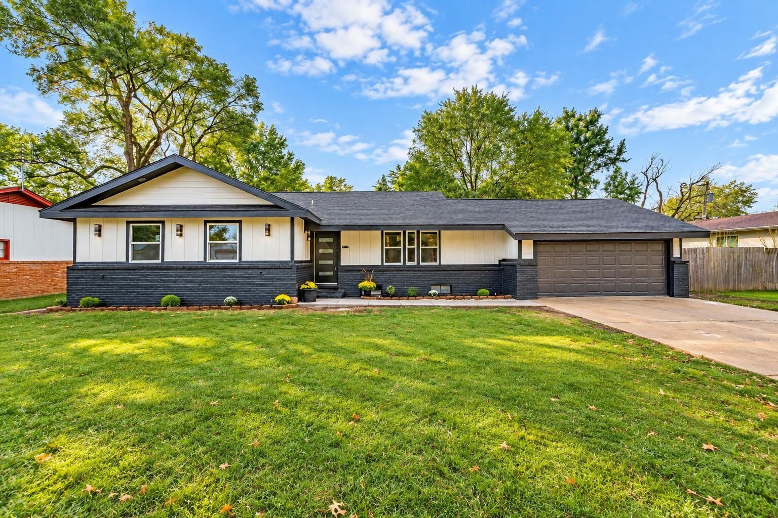 Property Photo:  9301 W Birch Ln  KS 67212-4132 