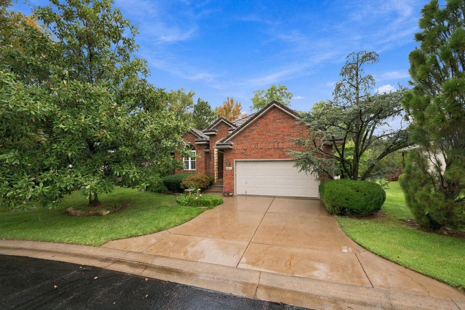 Property Photo: 2833 N Plumthicket Cir KS 67226