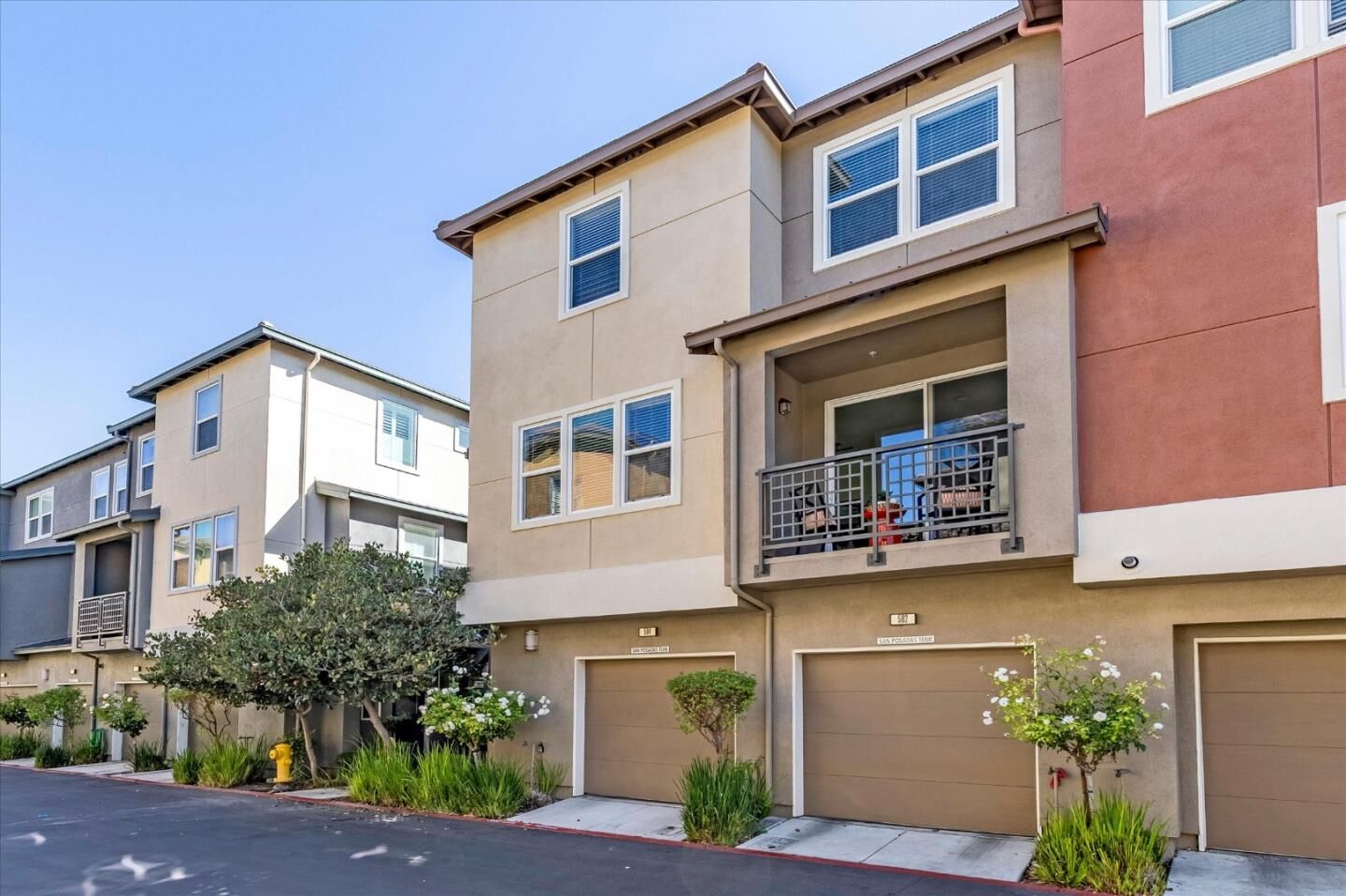 Property Photo:  584 San Posadas Terrace 100  CA 94085 