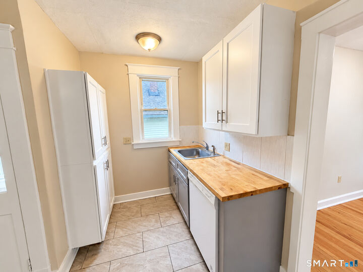 Property Photo:  345 Park Street  CT 06010 