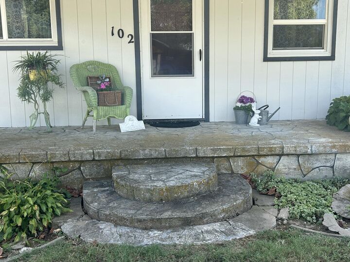 Property Photo: 102 Broadway Street MO 65647