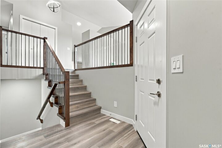 Property Photo:  246 Sutter Place  SK S7T 0R3 