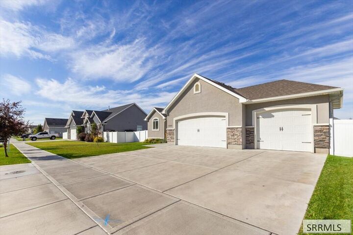 Property Photo:  4806 S Mountain Bend Drive  ID 83406 