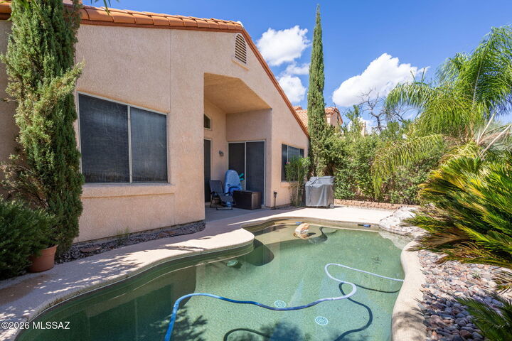 Property Photo:  11122 N Desert Flower Drive  AZ 85737 