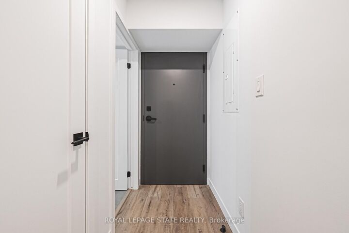 Property Photo:  555 Sanatorium Road 105  ON L9C 2B1 