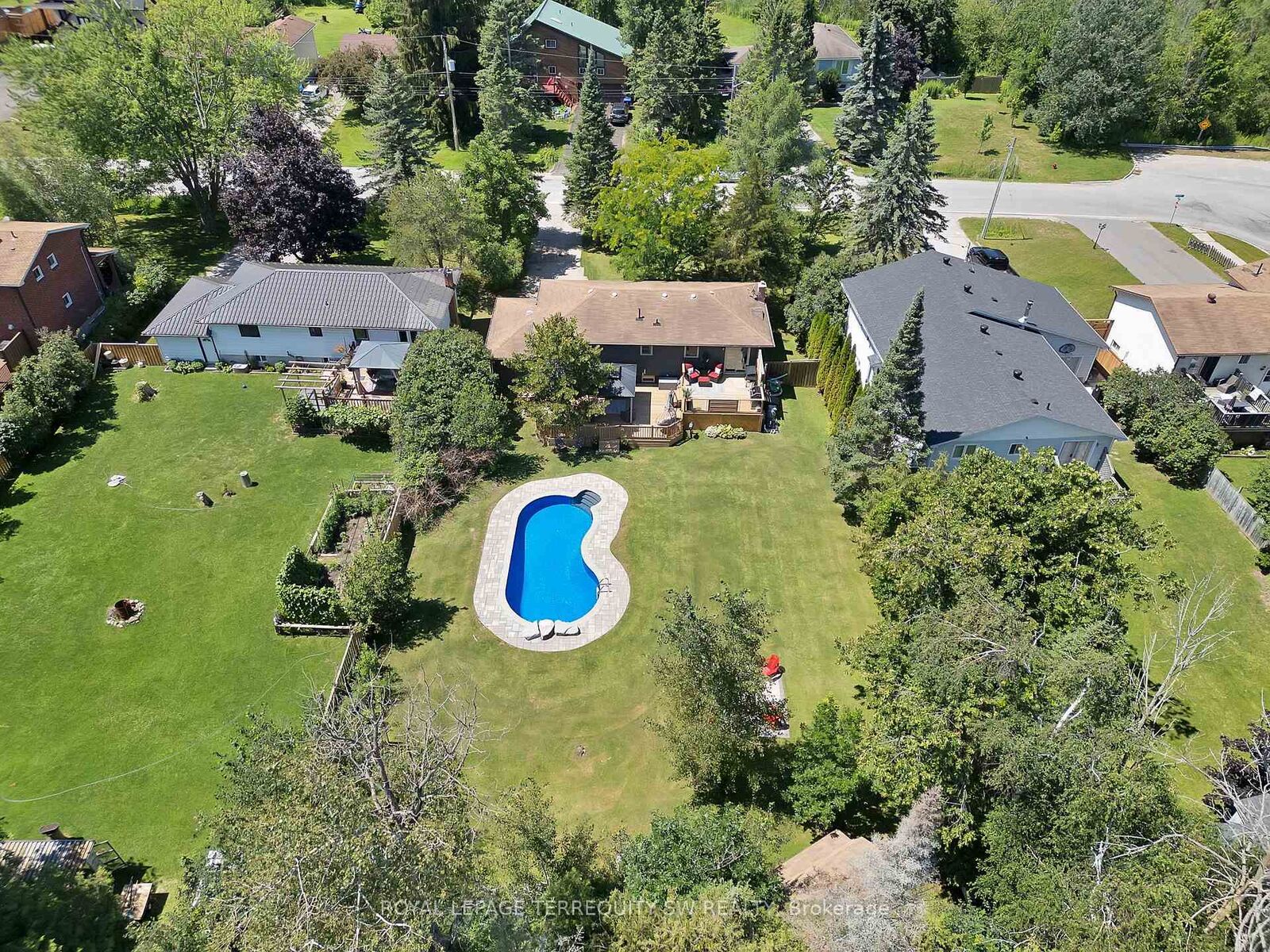 Property Photo: 2249 Willard Avenue ON L9S 2B8