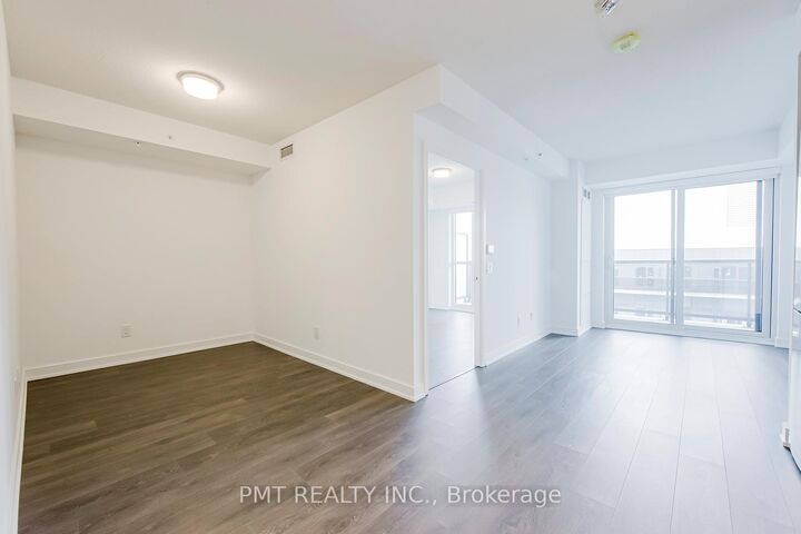Property Photo:  30 Samuel Wood Way 2105  ON M9B 0C9 