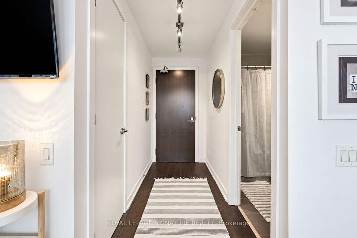 Property Photo:  11 Charlotte Street 1305  ON M5V 0M6 