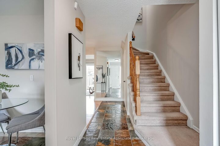 Property Photo:  2779 Gananoque Drive 42  ON L5N 2E4 