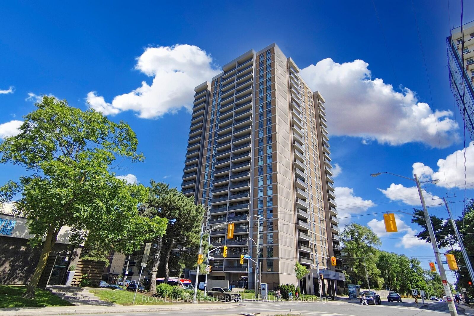 Property Photo:  135 Marlee Avenue 401  ON M6B 4C6 