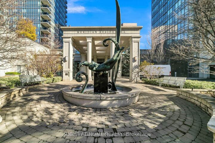 Property Photo:  15 Greenview Avenue 406  ON M2M 4M7 