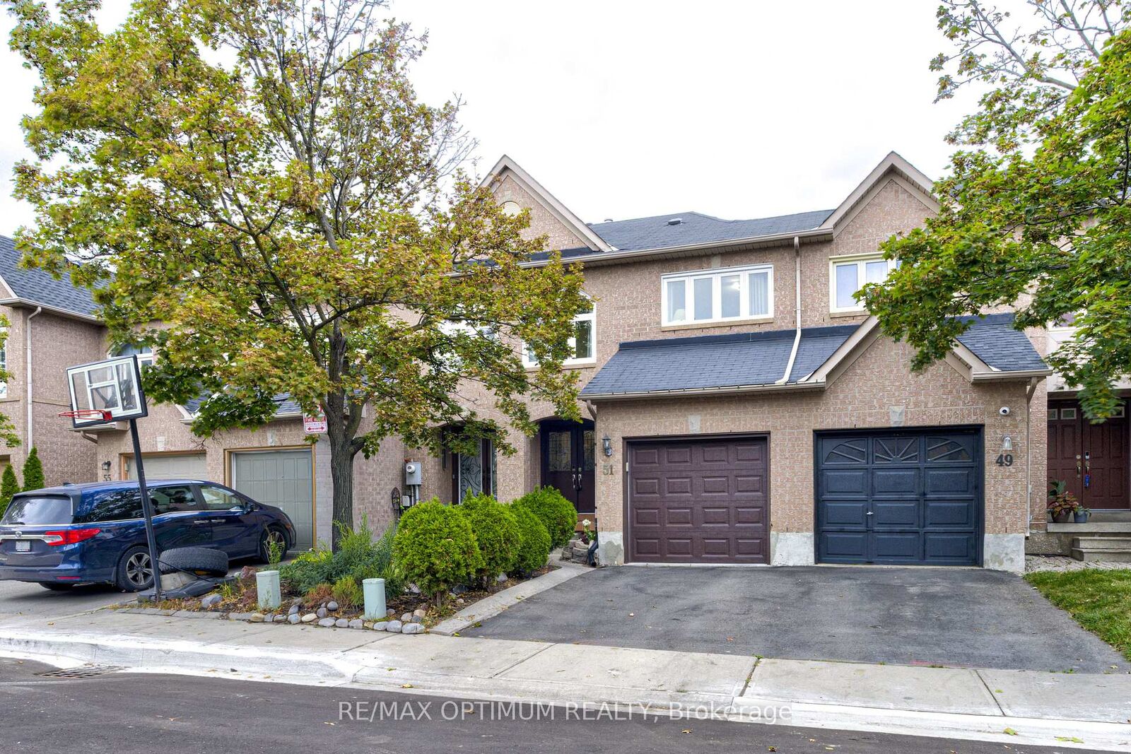 Property Photo:  51 Goldenlight Circle  ON L6X 4N6 
