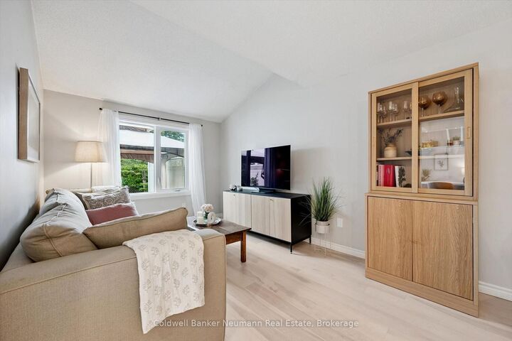 Property Photo:  39 Ptarmigan Drive 5  ON N1C 1E8 
