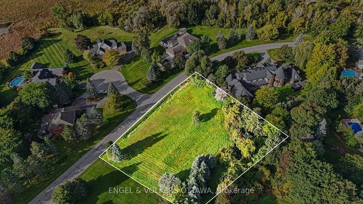 Photo de la propriété:  34 Cedarhill Drive  ON K2R 1C6 