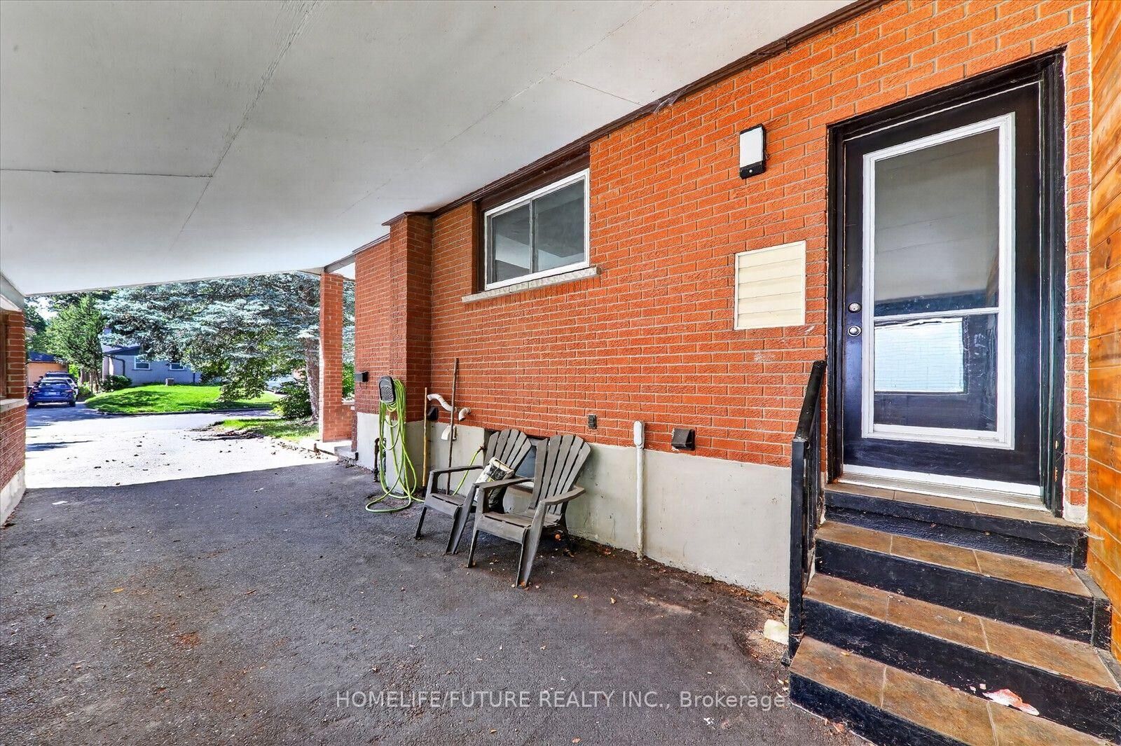Property Photo:  7 Cardill Crescent  ON N2L 3Y7 