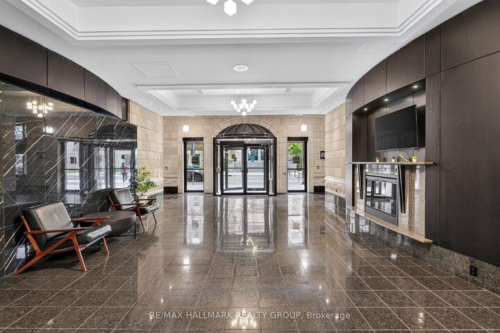 Property Photo:  435 Albert Street 208  ON K1R 7X4 