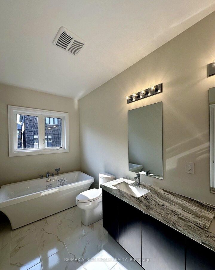 Property Photo:  88 Tempel Street  ON L4E 1K6 