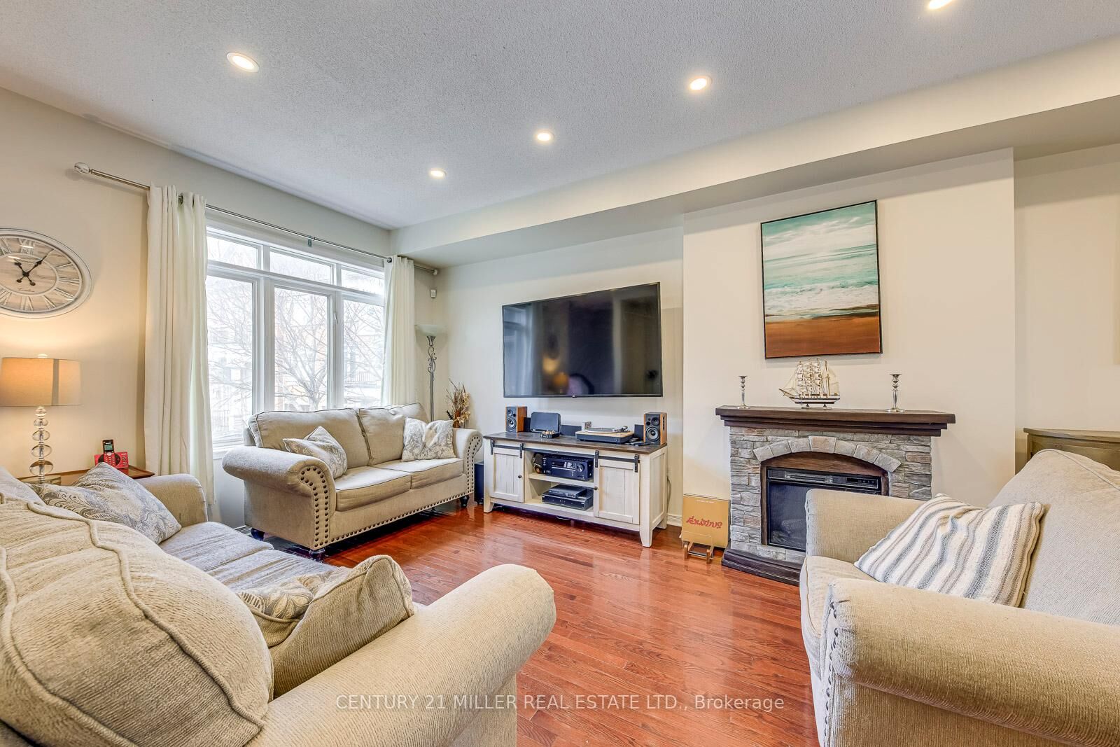Photo de la propriété:  3117 Joel Kerbel Place  ON L4Y 0B1 