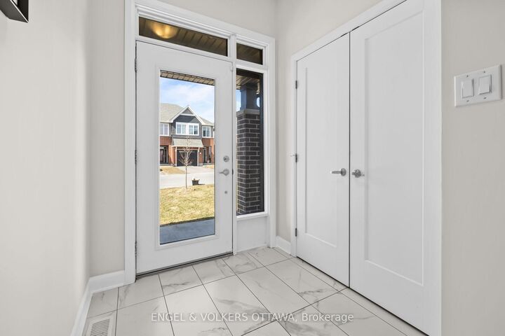 Property Photo:  133 Angelonia Crescent  ON K1T 0Y5 