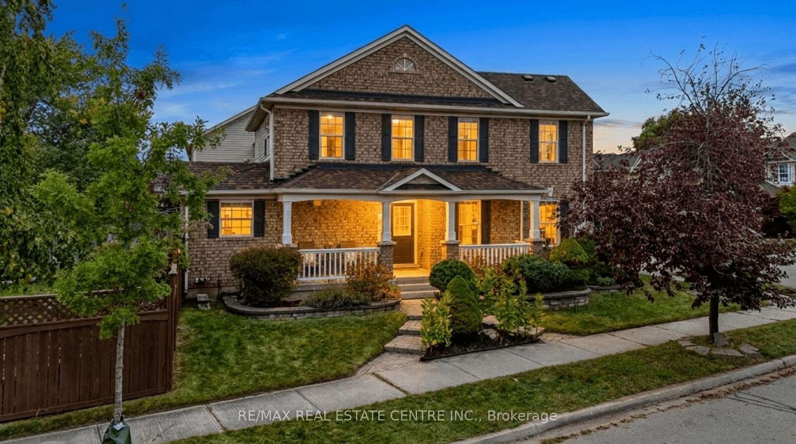 Property Photo:  1630 Cartwright Crescent  ON L9T 5N5 