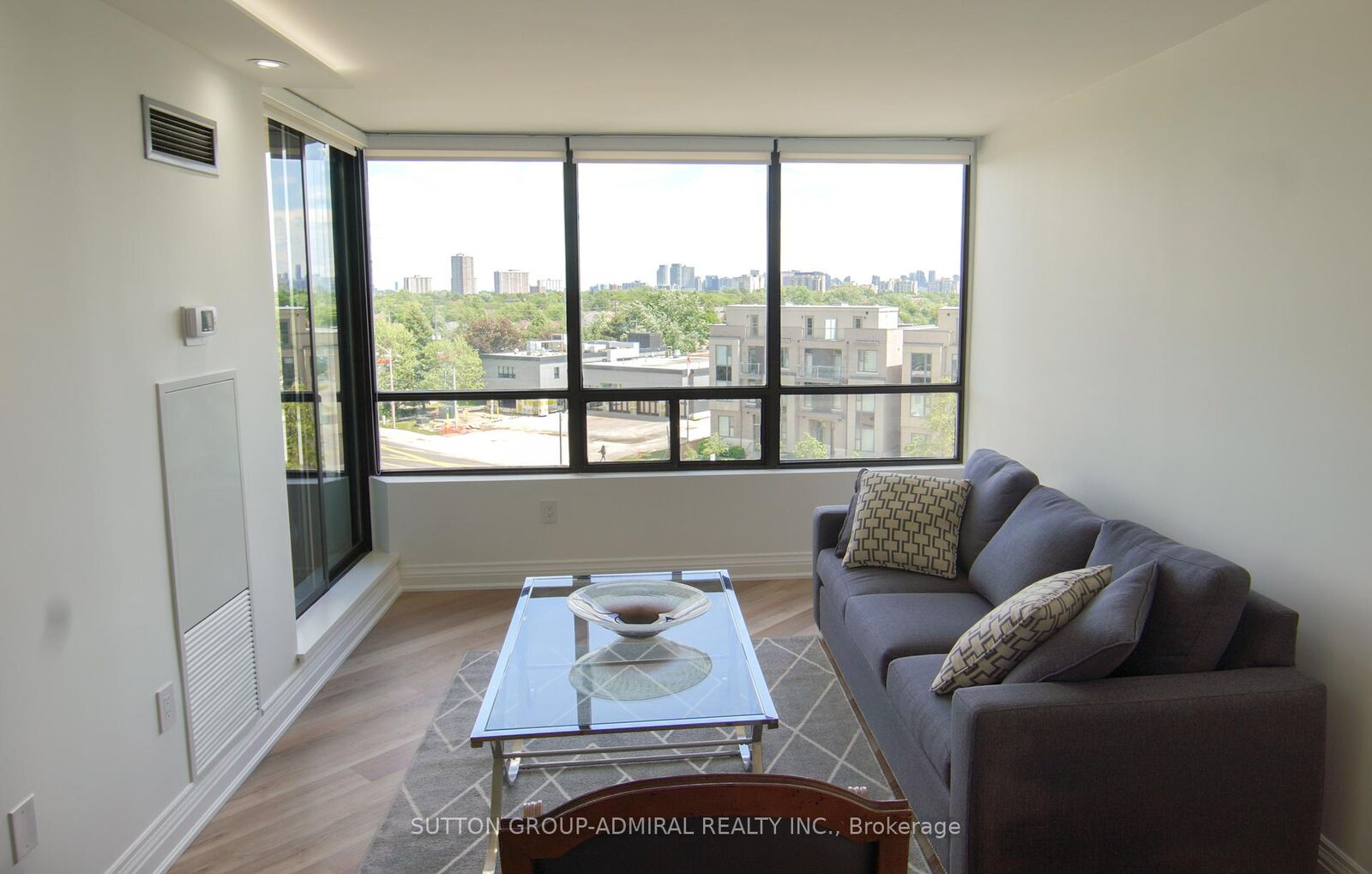 Property Photo:  7420 Bathurst Street 606  ON L4J 6X4 