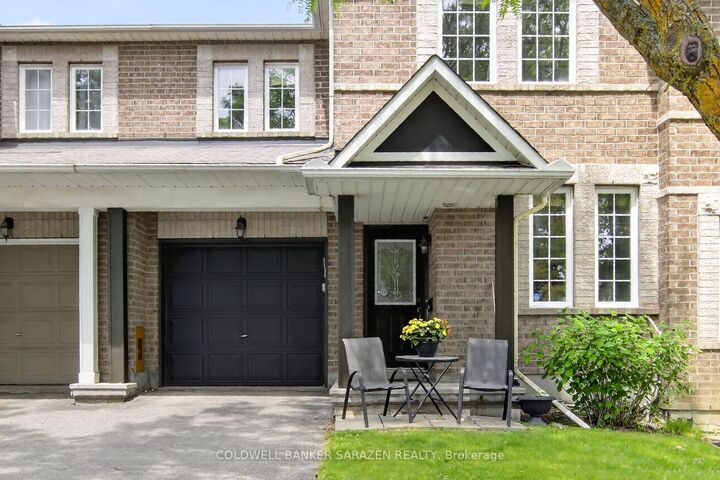 Property Photo:  7 Barnstone Drive  ON K2G 6X2 