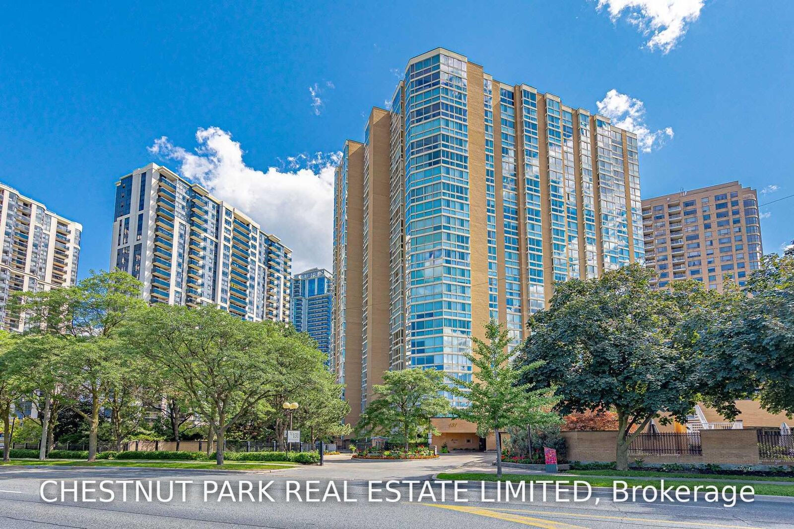 Property Photo:  131 Beecroft Road 1506  ON M2N 6G9 