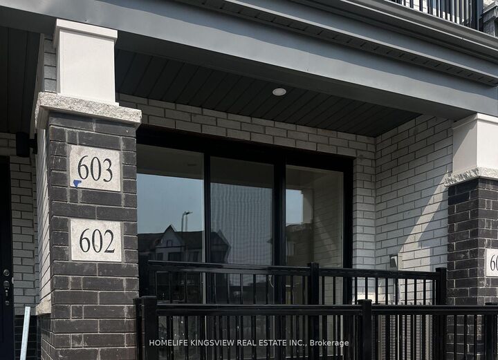 Photo de la propriété:  160 Densmore Road 602  ON K9A 0X8 
