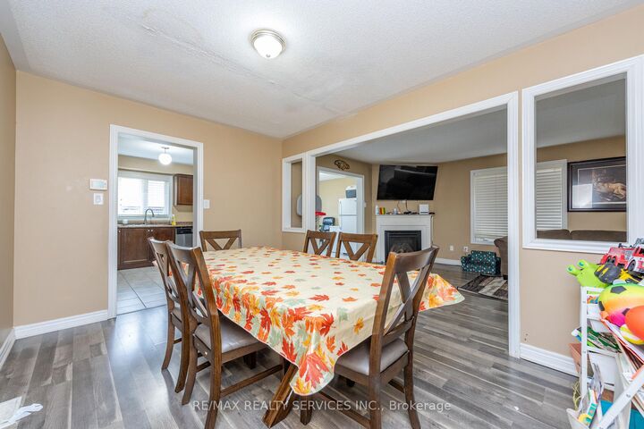 Property Photo: 59 Beachville Circle ON L6X 0V3
