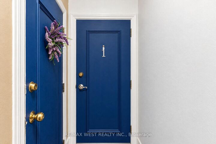Property Photo:  203 Islington Avenue Main  ON M8V 3B8 