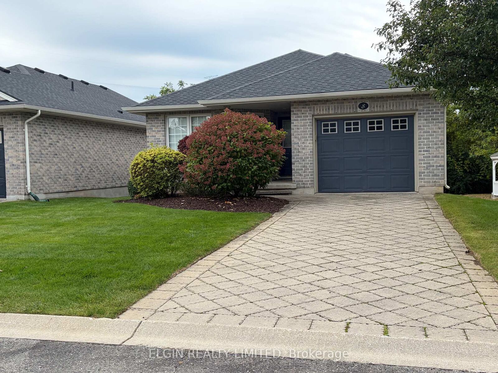 Property Photo:  16 Havenridge Court 8  ON N5P 4P6 