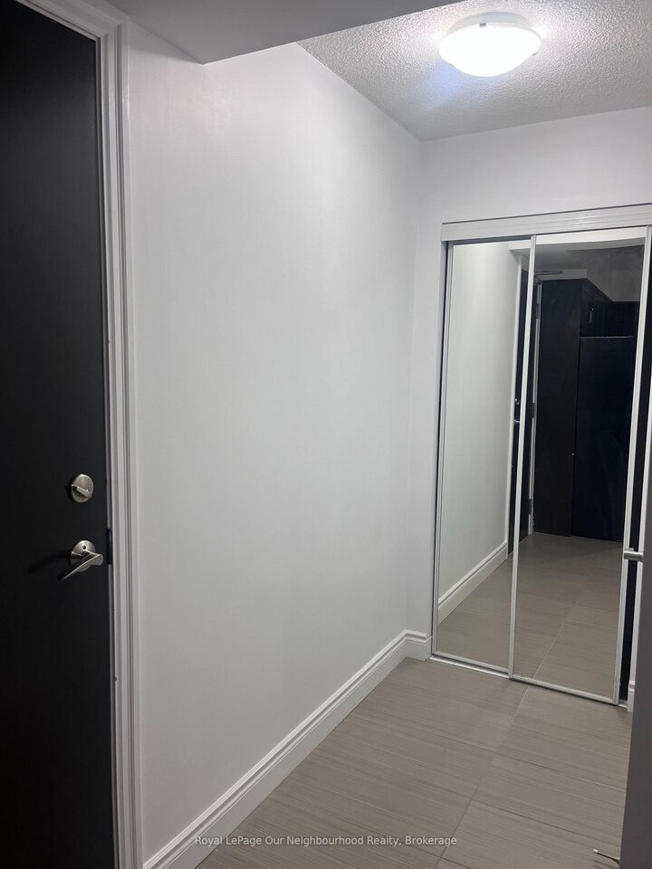 Property Photo:  1600 Charles Street 402  ON L1N 0G4 