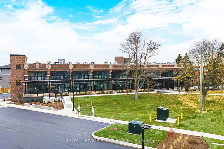 Property Photo:  555 Sanatorium Road 102  ON L9C 2B1 