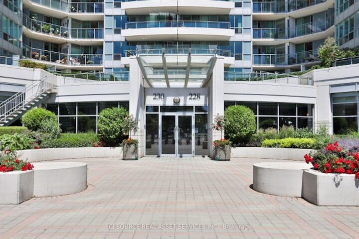 Property Photo:  230 Queens Quay W 2019  ON M5J 2Y7 