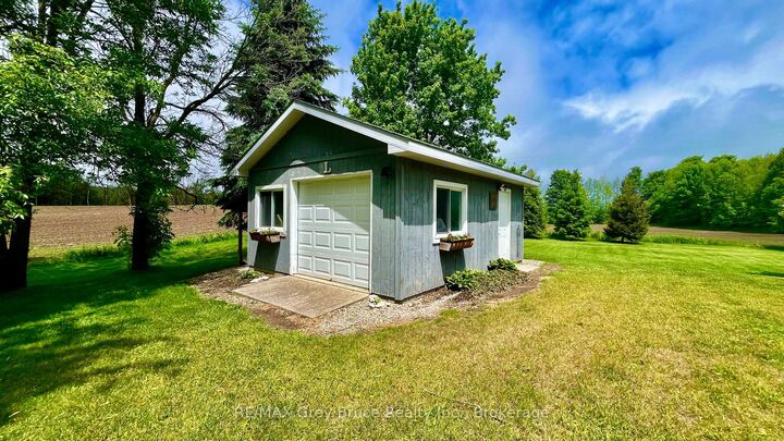 Property Photo:  112 Mary Avenue  ON N4K 5N5 