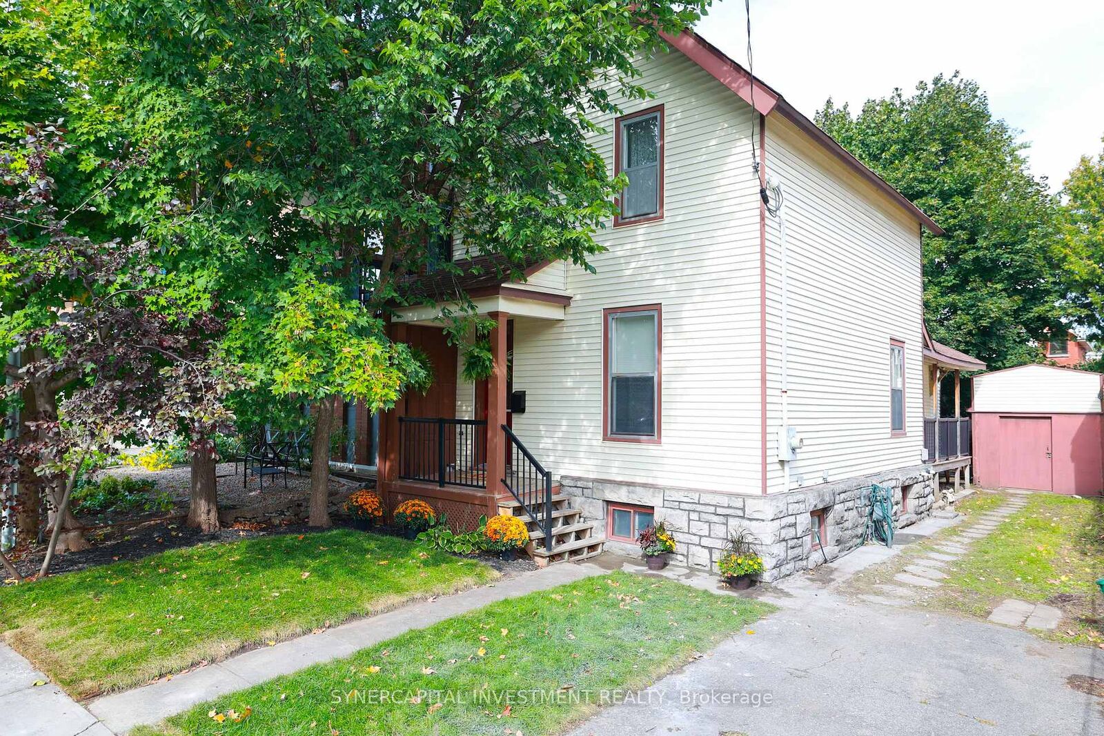 Photo de la propriété:  143 Arthur Street  ON K1R 7C1 