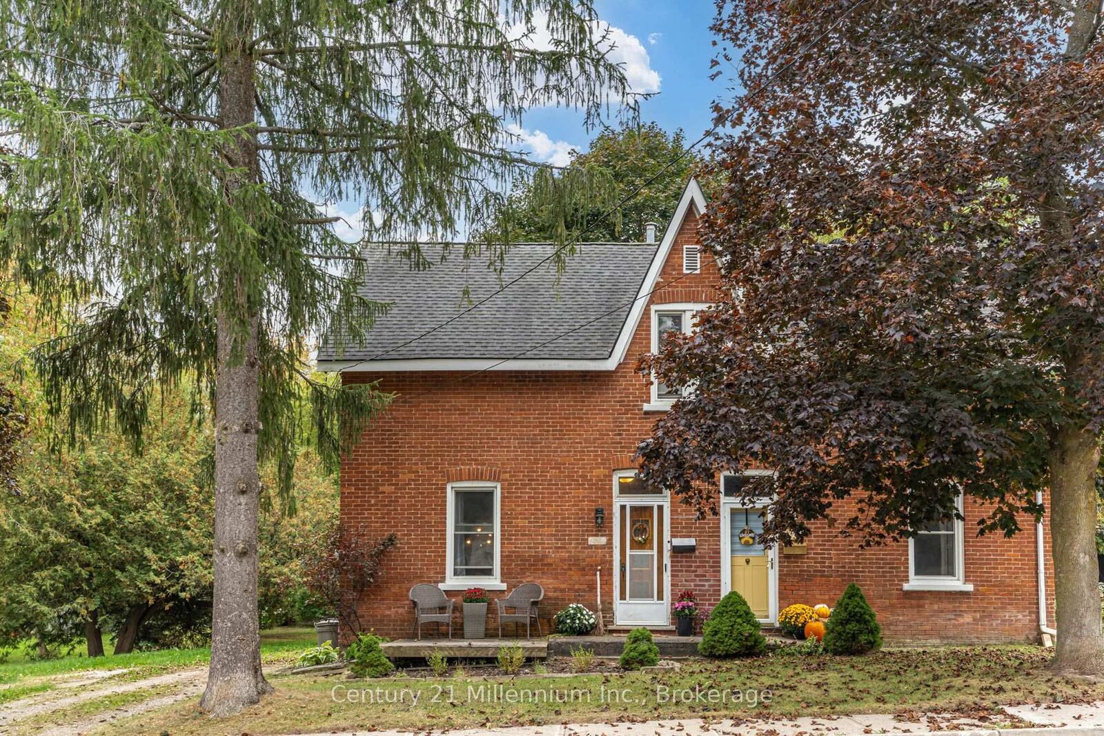 Property Photo:  375 19th Street W  ON N4K 4C6 