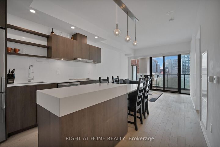 Photo de la propriété:  12 Bonnycastle Street 318  ON M5A 0C8 