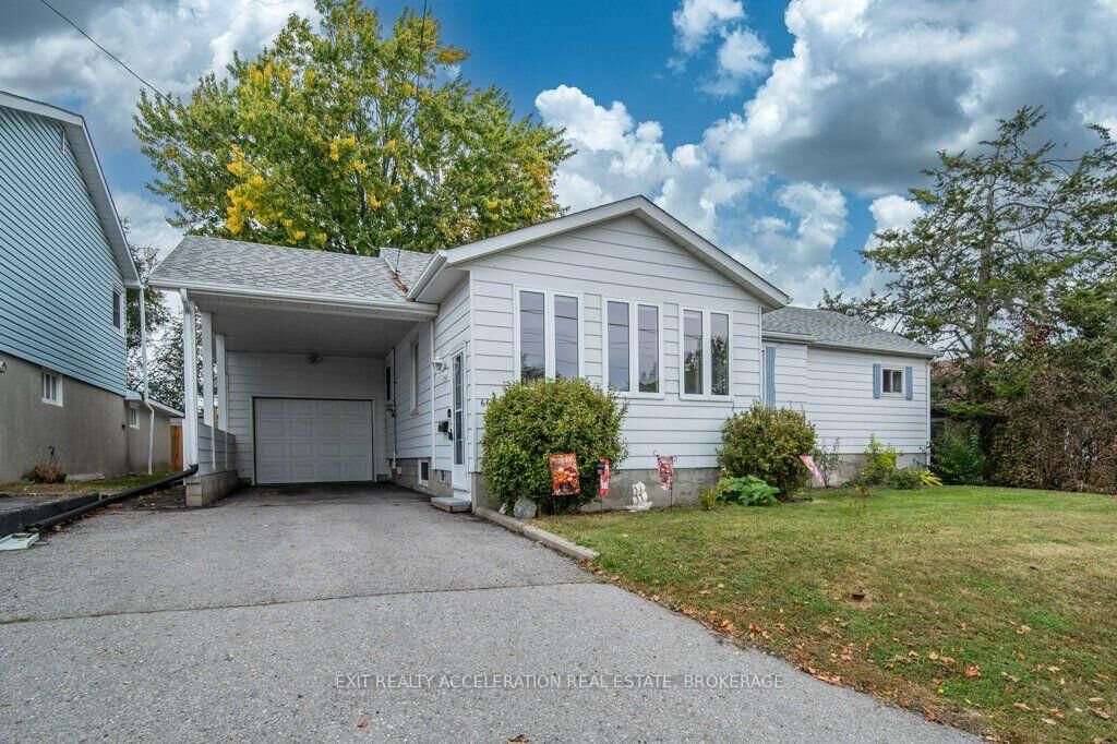 Property Photo:  66 North Park Gardens  ON K8P 2M3 