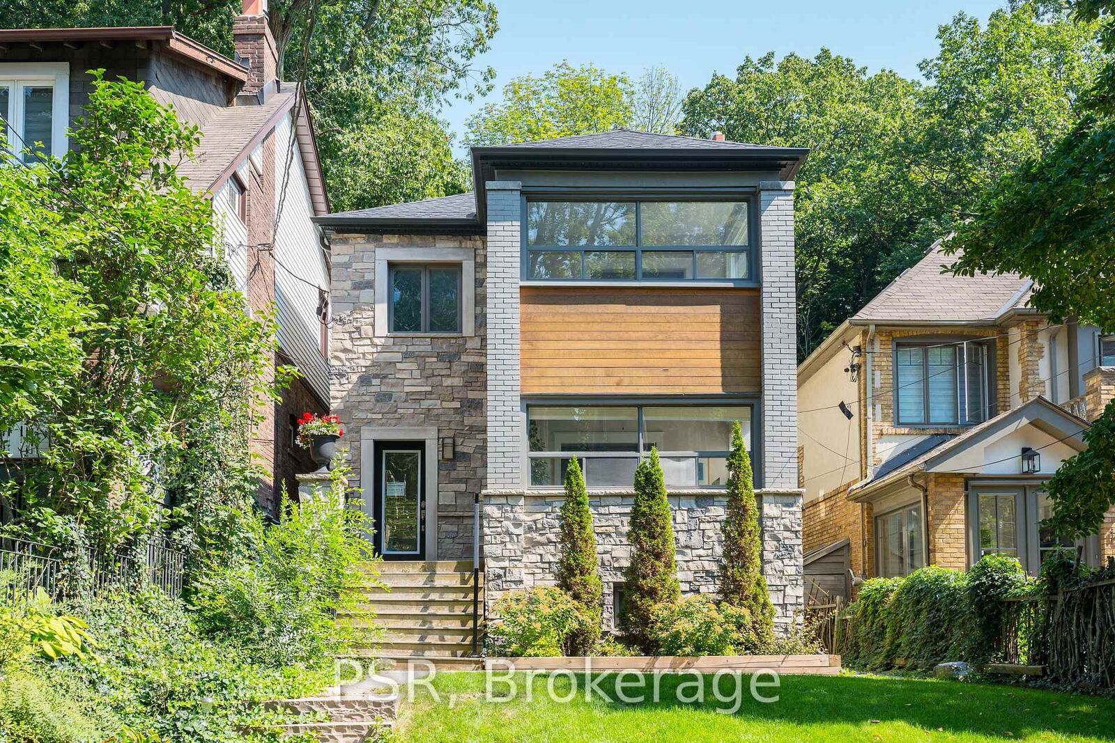 Property Photo:  109 Neville Park Boulevard Main  ON M4E 3P7 