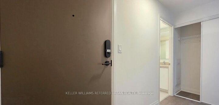Property Photo:  4015 The Exchange Drive 2405  ON L5B 1M7 