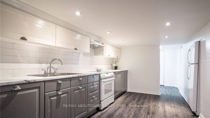 Property Photo:  43 Crooks Street 3  ON L8R 2Z7 