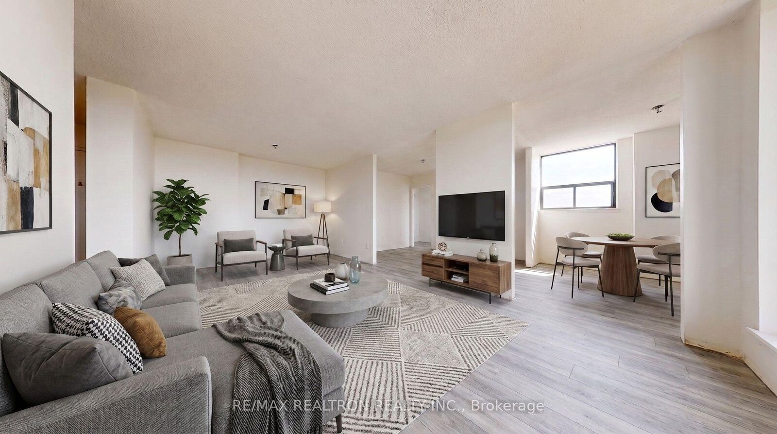Property Photo:  100 Wingarden Court 1215  ON M1B 2P4 