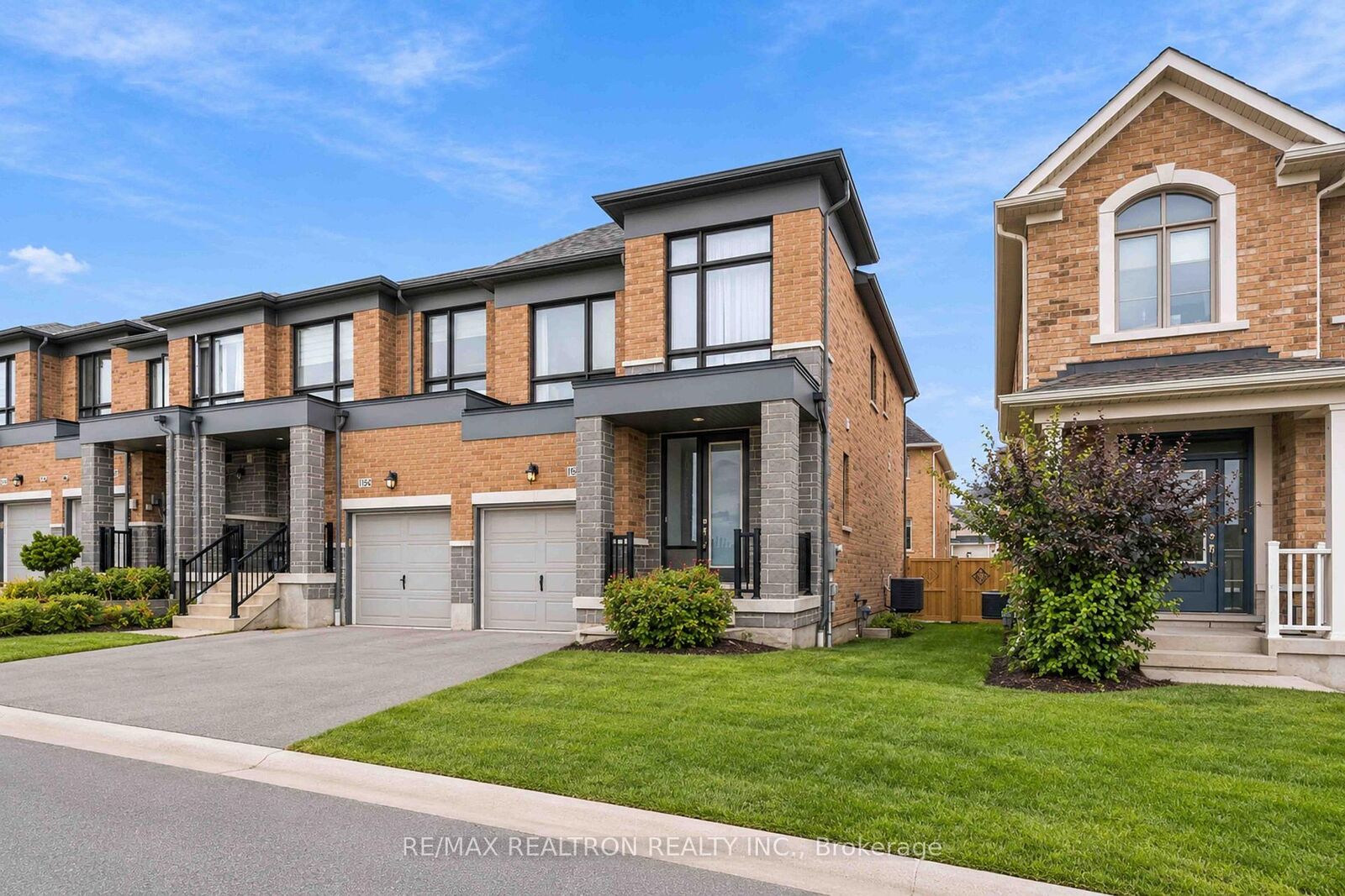 Property Photo:  1160 Drawstring Lane  ON L1X 0G7 