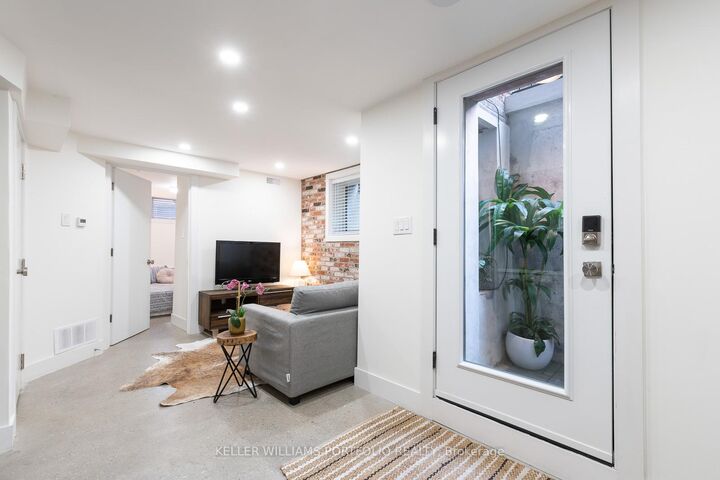 Property Photo:  180 Maria Street Lower  ON M6P 1W4 